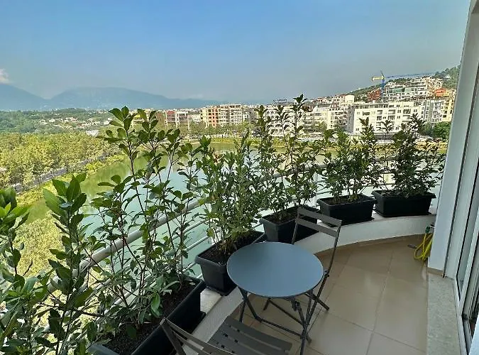 Queen's Luxury Appartement Tirana
